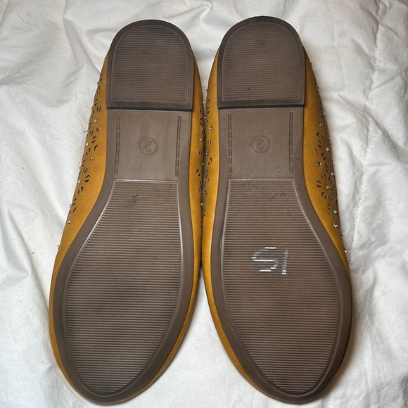 BRAND NEW/NEVER WORN Kids/Girls Daisy Fuentes slip on flats size 2 rhinestones - Picture 3 of 4